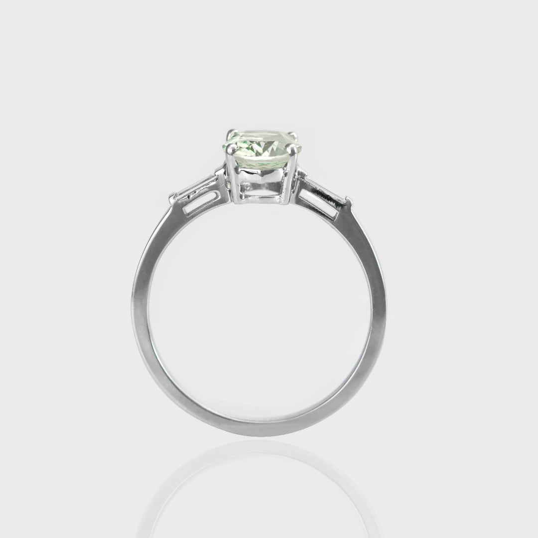 Green Aquamarine &amp; 2 baguette diamonds ring