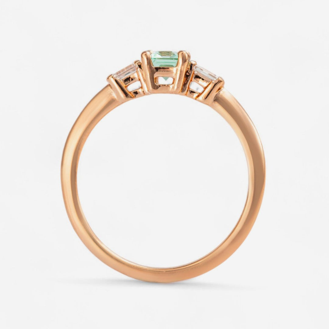 Green Aquamarine &amp; diamonds 3 stones ring