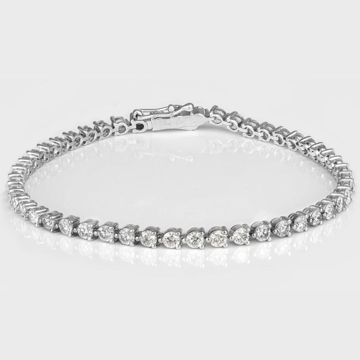 4.5ct diamonds  3 prongs setting tennis bracelet