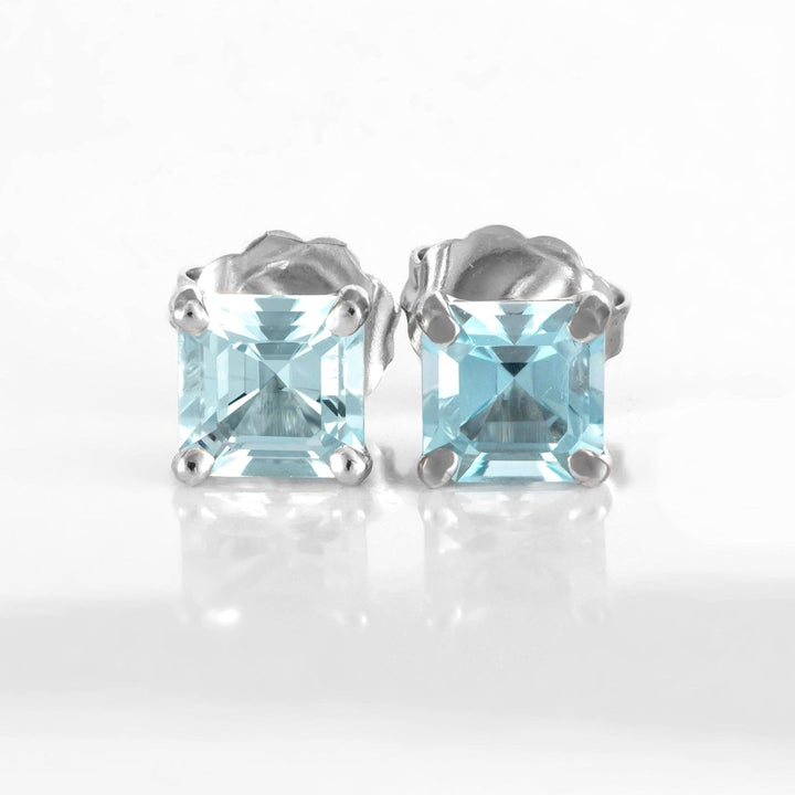 Aquamarine Stud Earrings in white gold