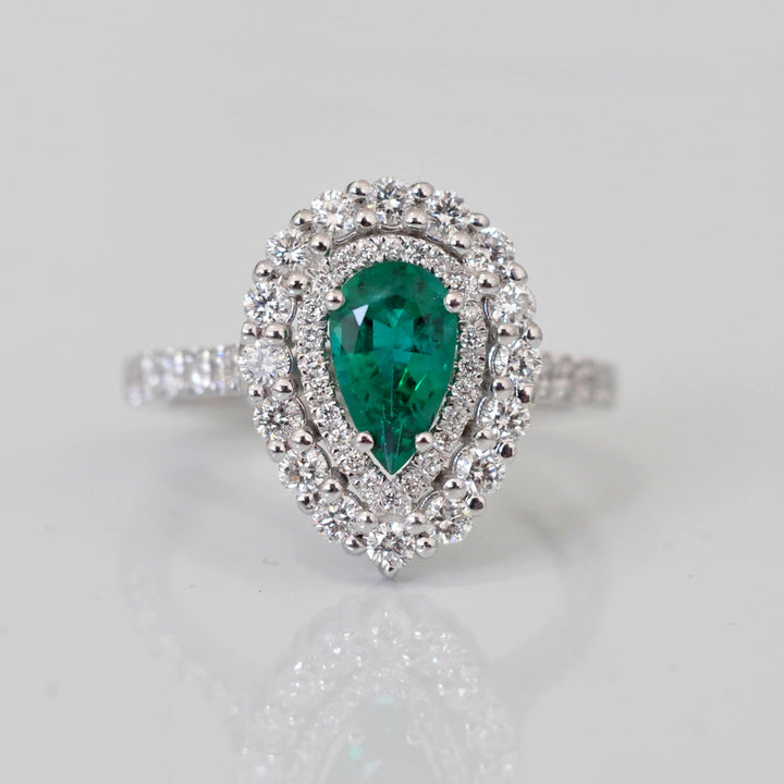18k White Gold Pear shape Emerald &amp; Diamonds double Halo Ring