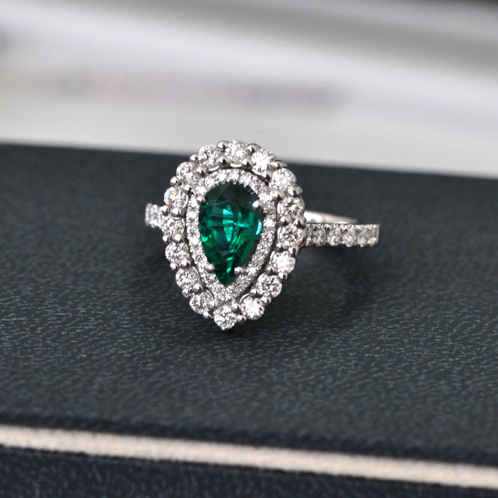18k White Gold Pear shape Emerald &amp; Diamonds double Halo Ring