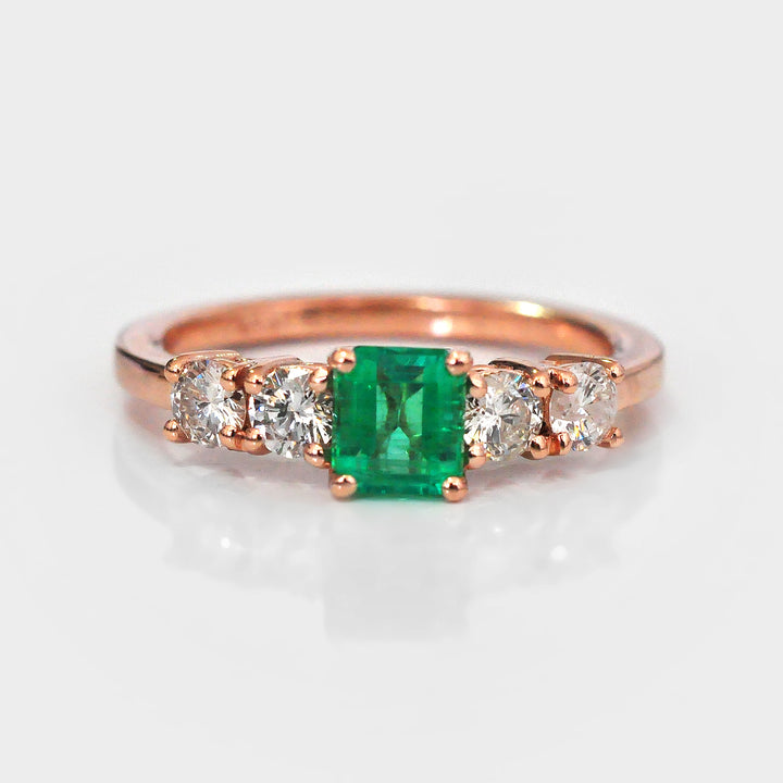 Green Emerald and Four Side Diamonds Ring in Rose Gold