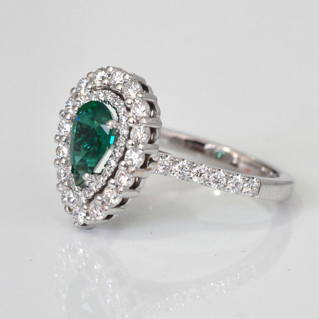 18k White Gold Pear shape Emerald &amp; Diamonds double Halo Ring