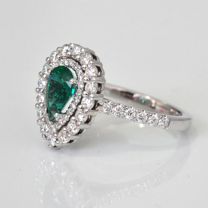 18k White Gold Pear shape Emerald &amp; Diamonds double Halo Ring