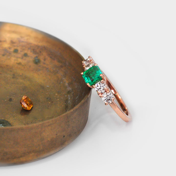 Green Emerald and Four Side Diamonds Ring in Rose Gold