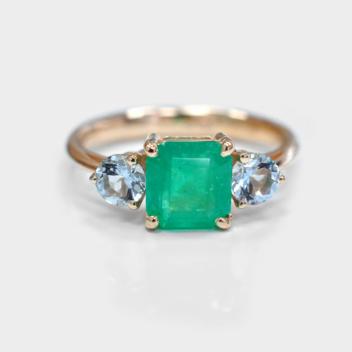 Emerald and Two Aquamarine 3 Stones Ring