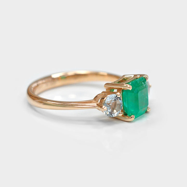Emerald and Two Aquamarine 3 Stones Ring