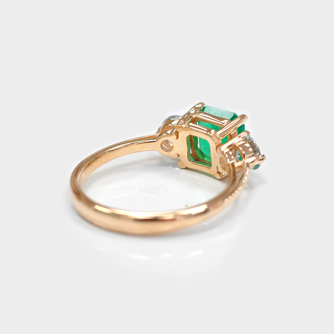 Emerald and Two Aquamarine 3 Stones Ring