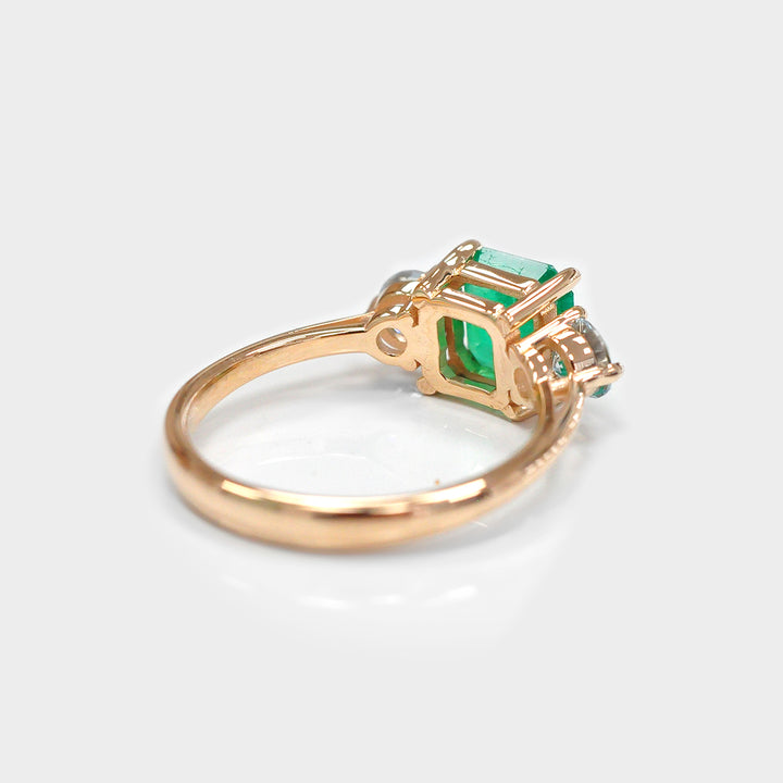 Emerald and Two Aquamarine 3 Stones Ring