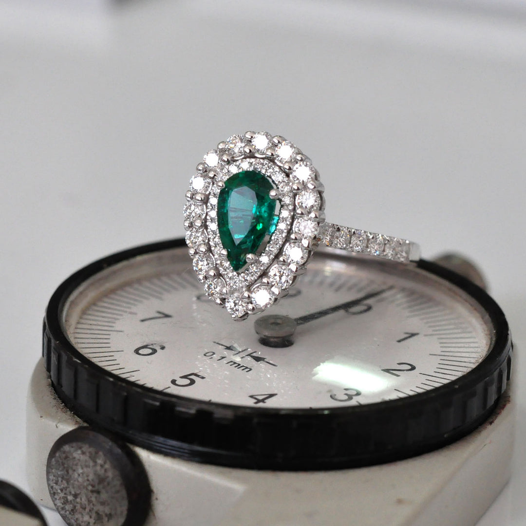 18k White Gold Pear shape Emerald &amp; Diamonds double Halo Ring