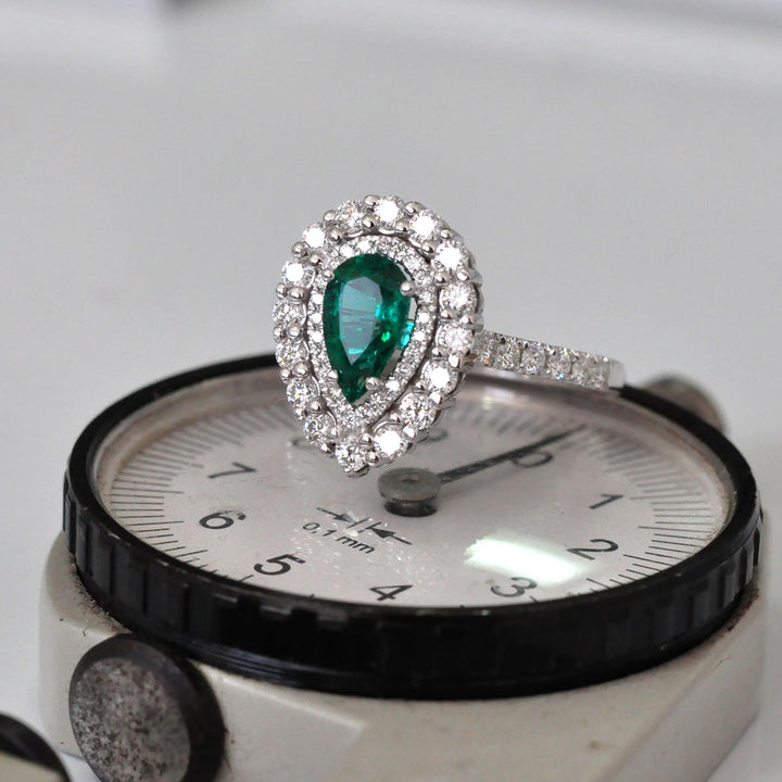 18k White Gold Pear shape Emerald &amp; Diamonds double Halo Ring