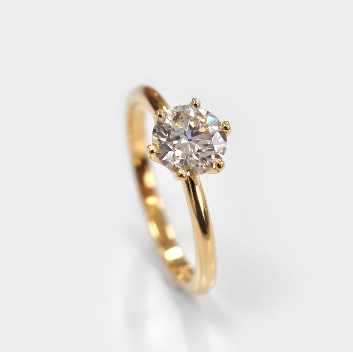 classic 6 prongs Solitaire Engagement Diamond Ring