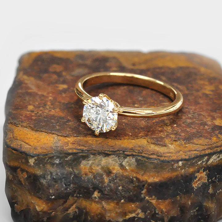 classic 6 prongs Solitaire Engagement Diamond Ring