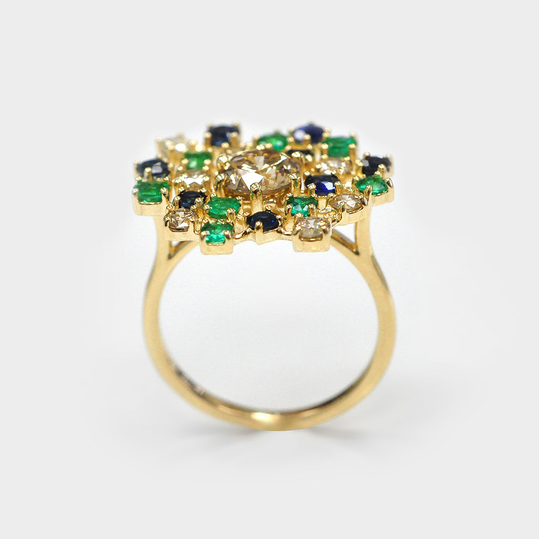 Round Diamonds sapphires &amp; Emeralds Yellow Gold Cluster Ring