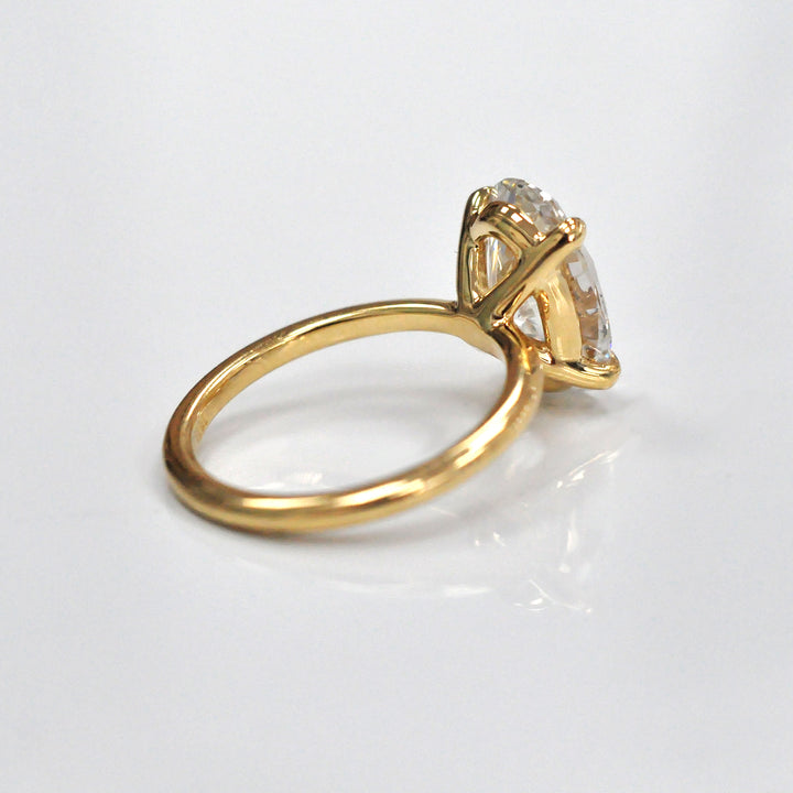 4 carat Oval Diamond Solitaire ring