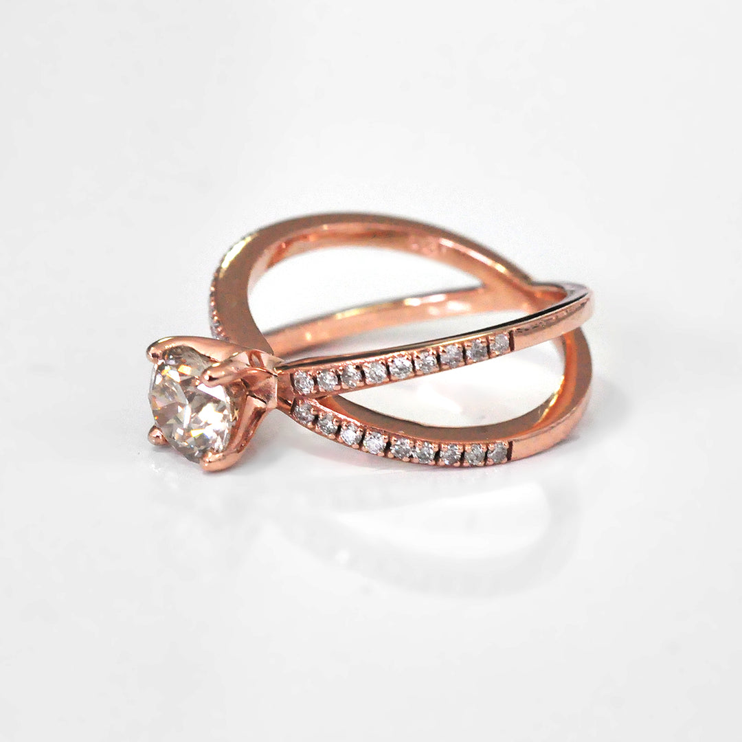 Round Diamond X shank Ring in Rose Gold