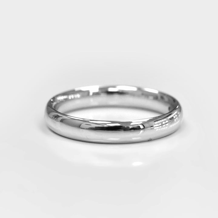 Dainty Diamond Ring in White Gold