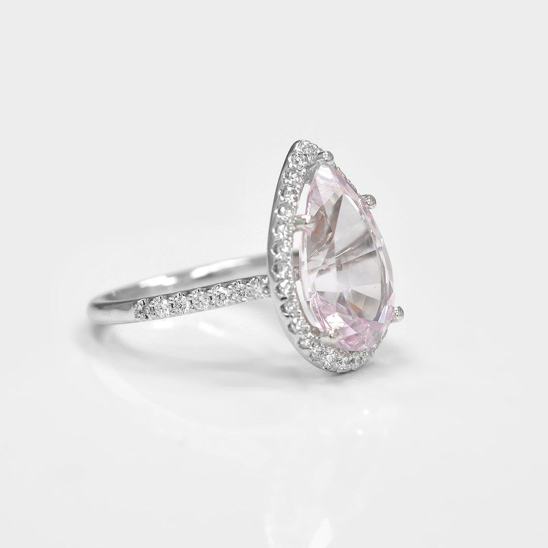 Light Pink Pear Shape Morganite and Diamonds Ring