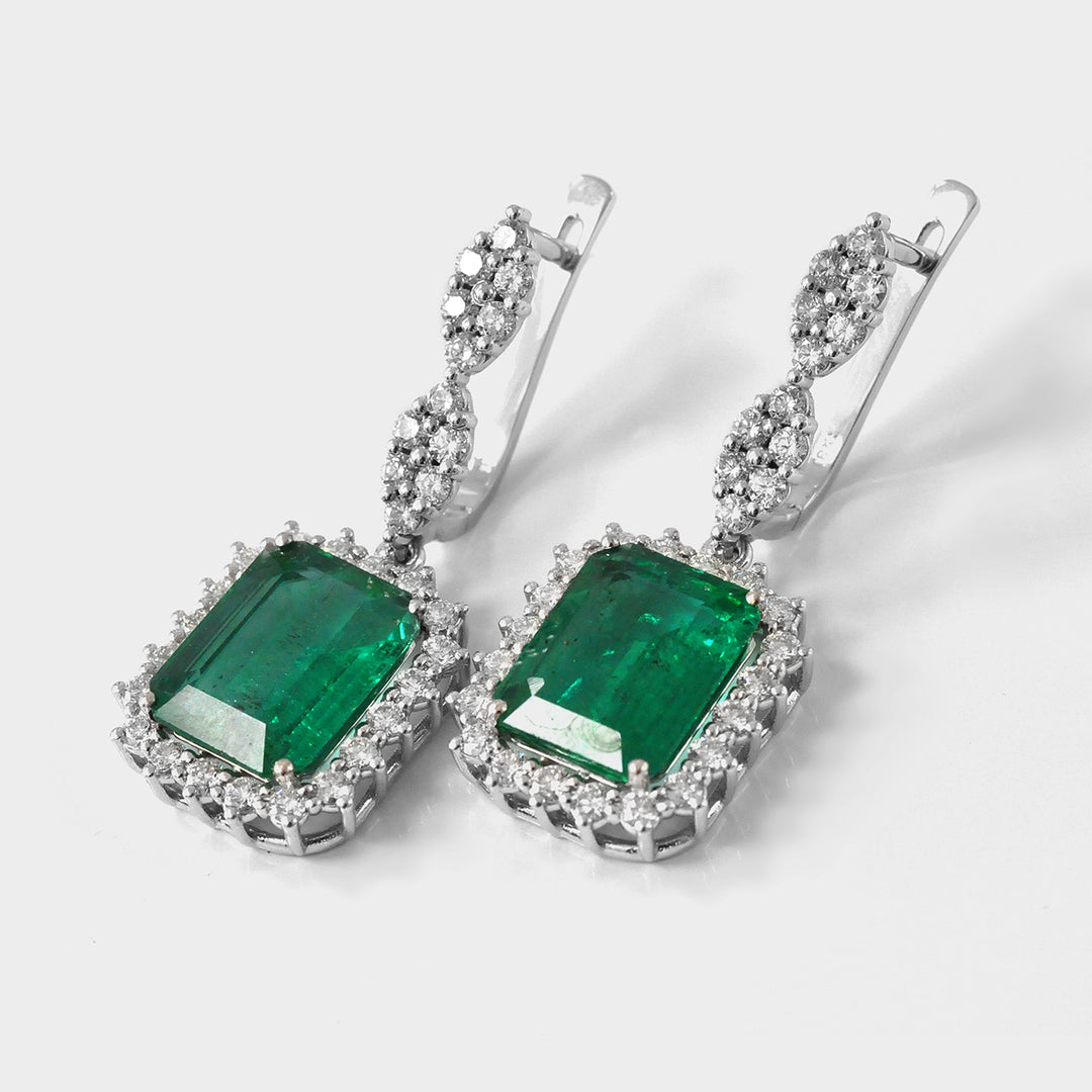 Magnificent Emerald &amp; Diamonds Earrings in White Gold