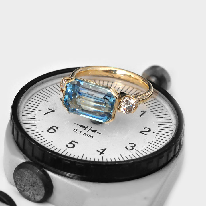 Top Quality Aquamarine and Diamonds Statement Ring