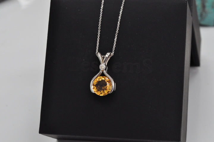 Citrine Pendant Necklace in White Gold and Diamond