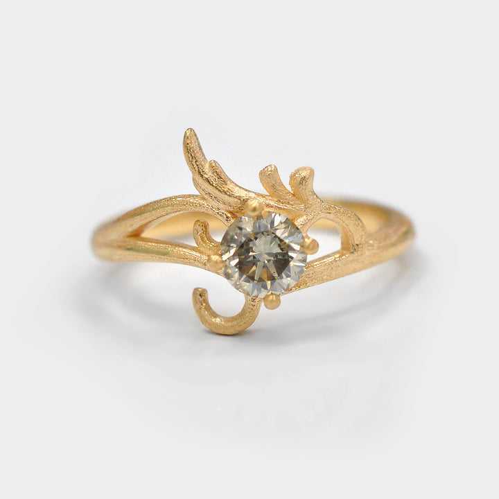 Solitaire Round Diamond Ring in Yellow Gold