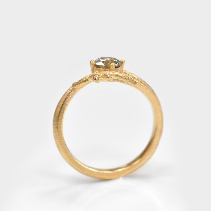 Solitaire Round Diamond Ring in Yellow Gold