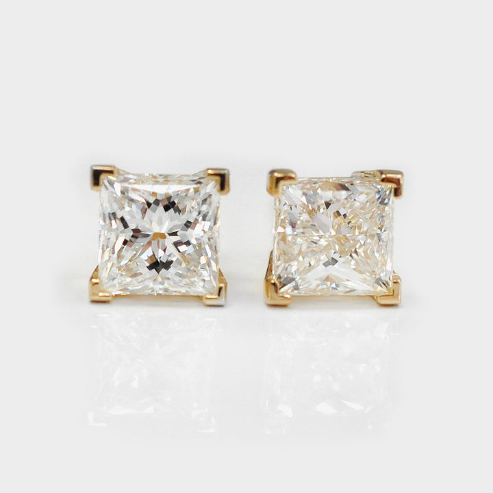 White Diamonds Princess cut Yellow gold Stud Earrings