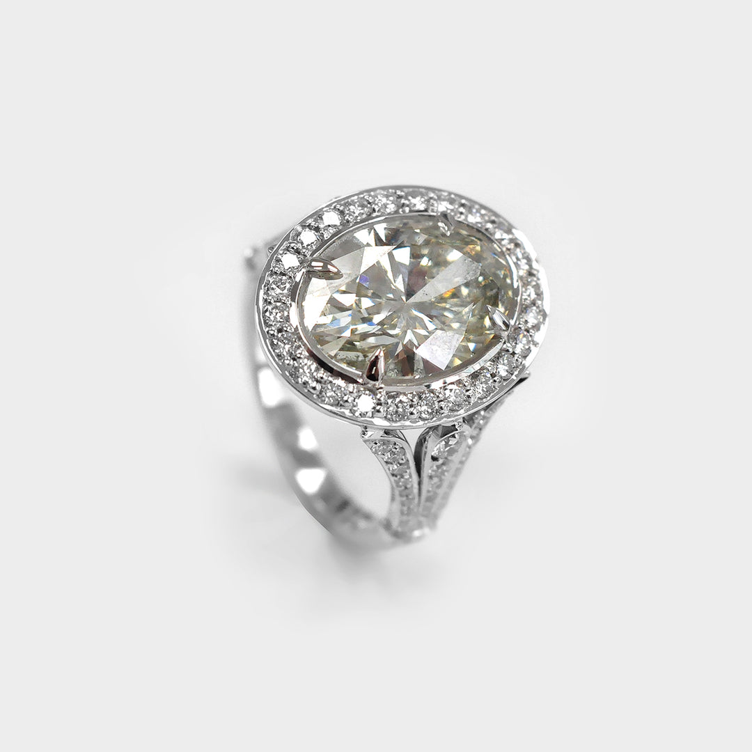 5 Carat Diamond Ring in 18K White Gold