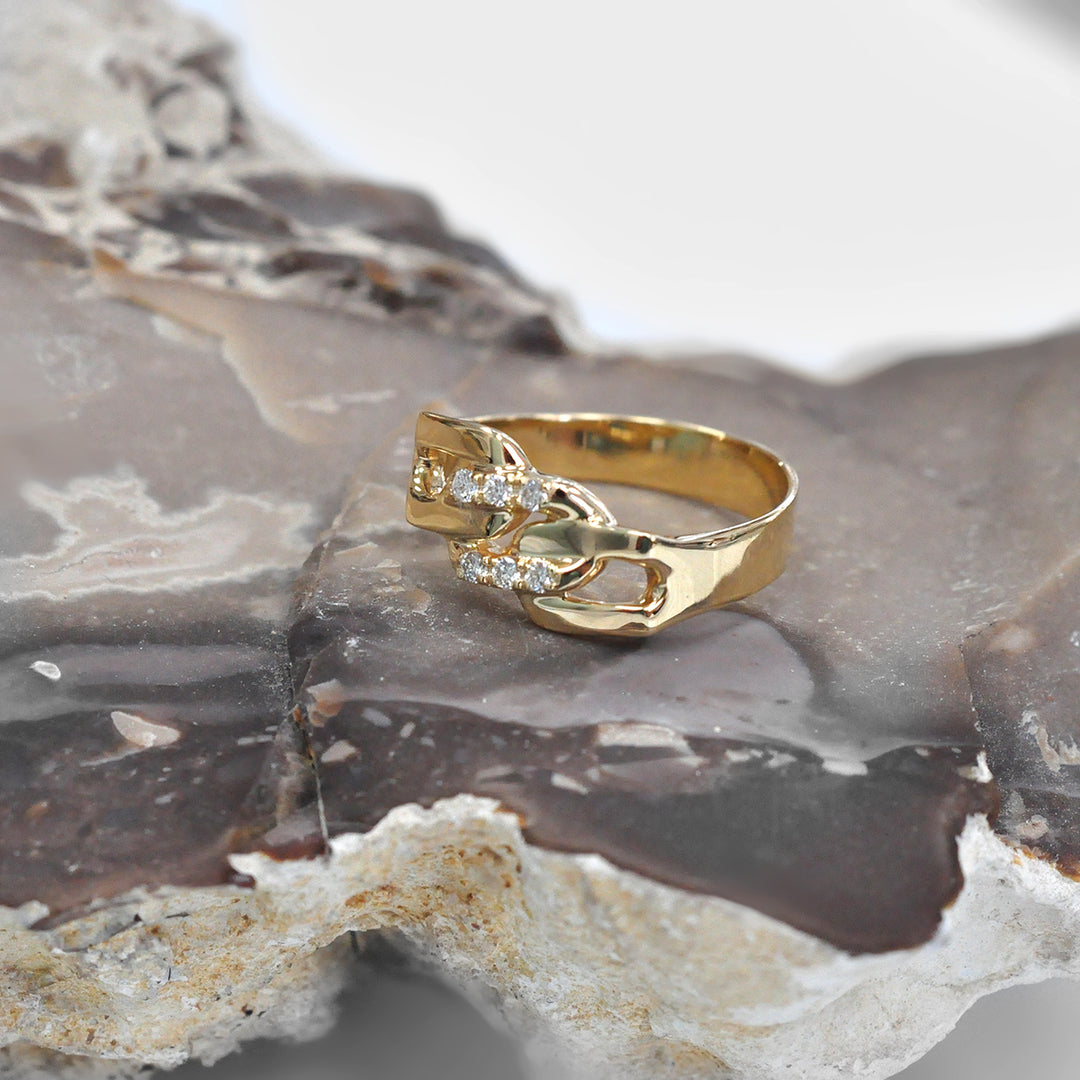 Links White Diamonds Ring in Yellow Gold