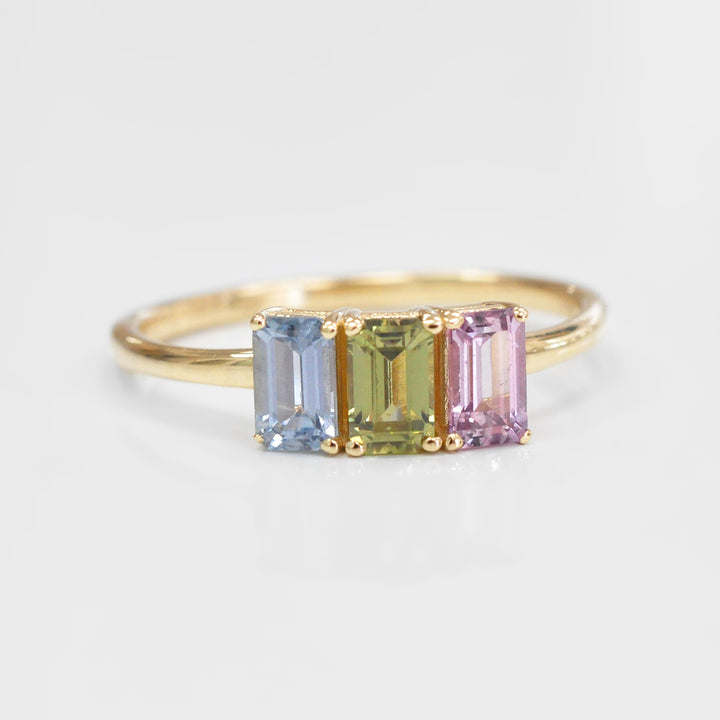 Fancy Color Sapphires 3 Stones Ring in Yellow Gold