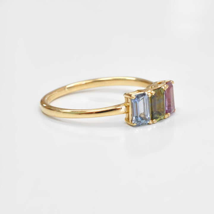 Fancy Color Sapphires 3 Stones Ring in Yellow Gold