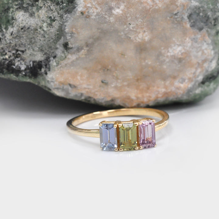 Fancy Color Sapphires 3 Stones Ring in Yellow Gold