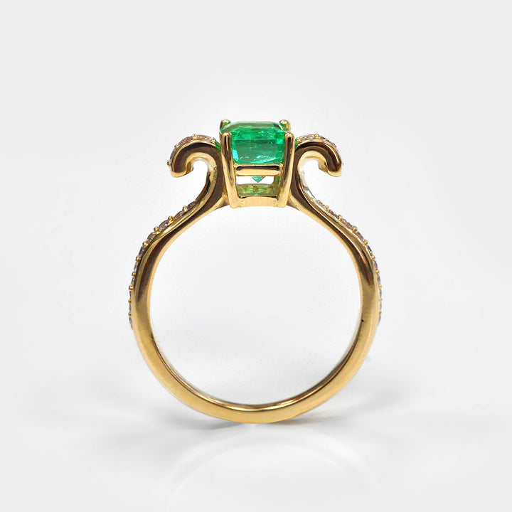 Green Emerald and Side Diamonds Ring