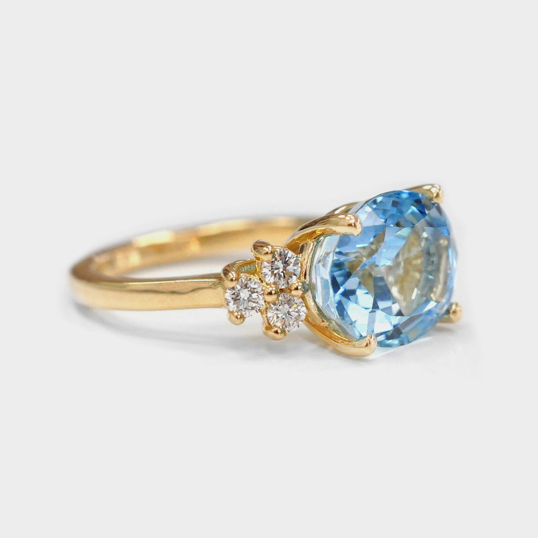 Top Quality Aquamarine and 6 Diamonds Statement Ring