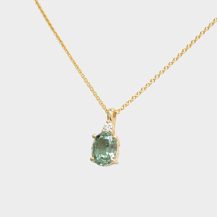Aquamarine and Diamond Yellow gold pendant
