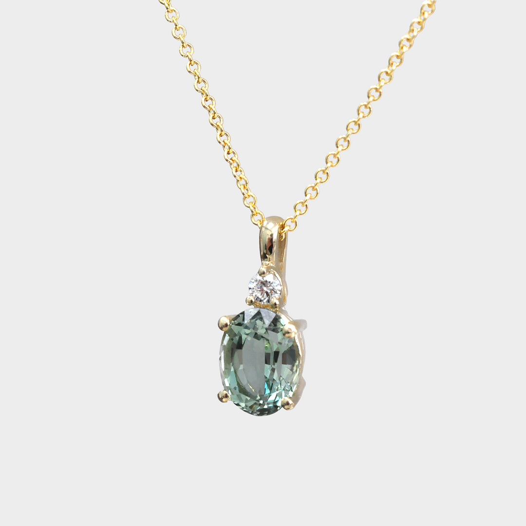 Aquamarine and Diamond Yellow gold pendant
