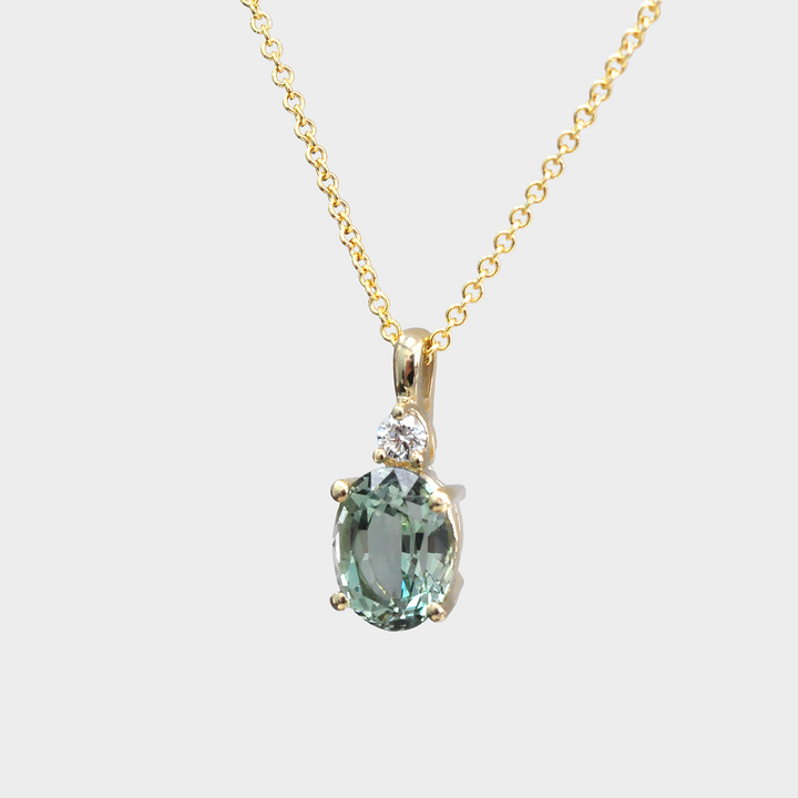 Aquamarine and Diamond Yellow gold pendant