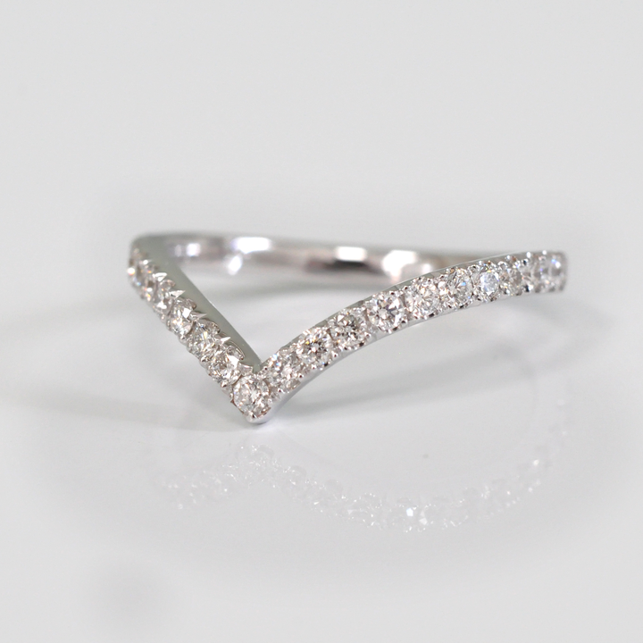 whte gold V shape Diamond Ring