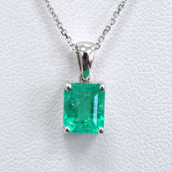 White gold green Emerald Pendant