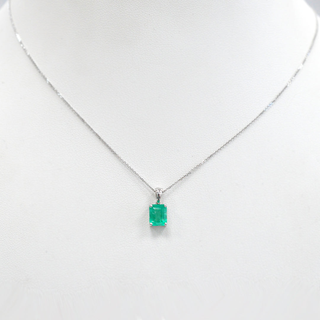White gold green Emerald Pendant