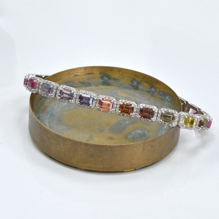 Fancy Sapphire and Diamonds Halo bracelet