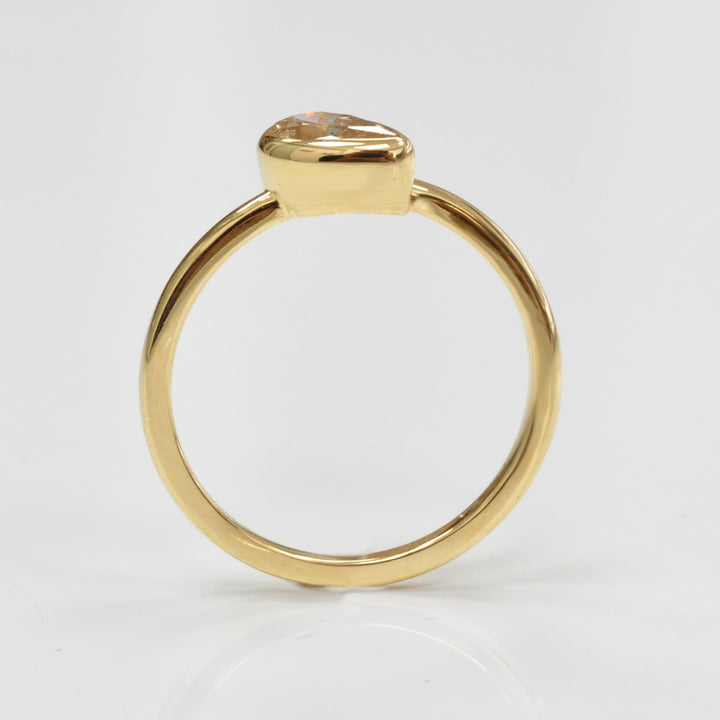 YELLOW GOLD pear shape diamond Ring