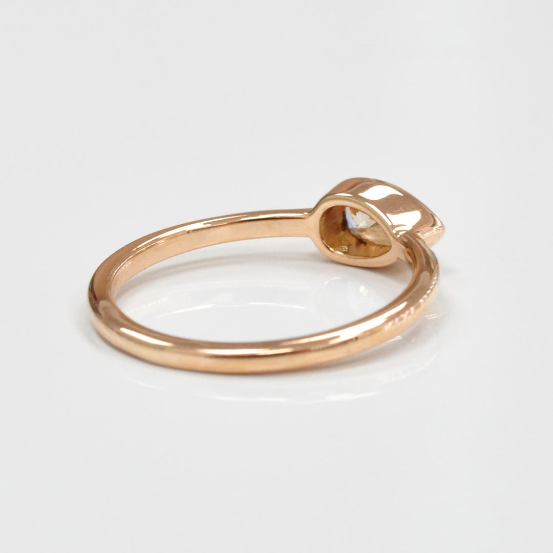 pear shape solitaire diamond Ring