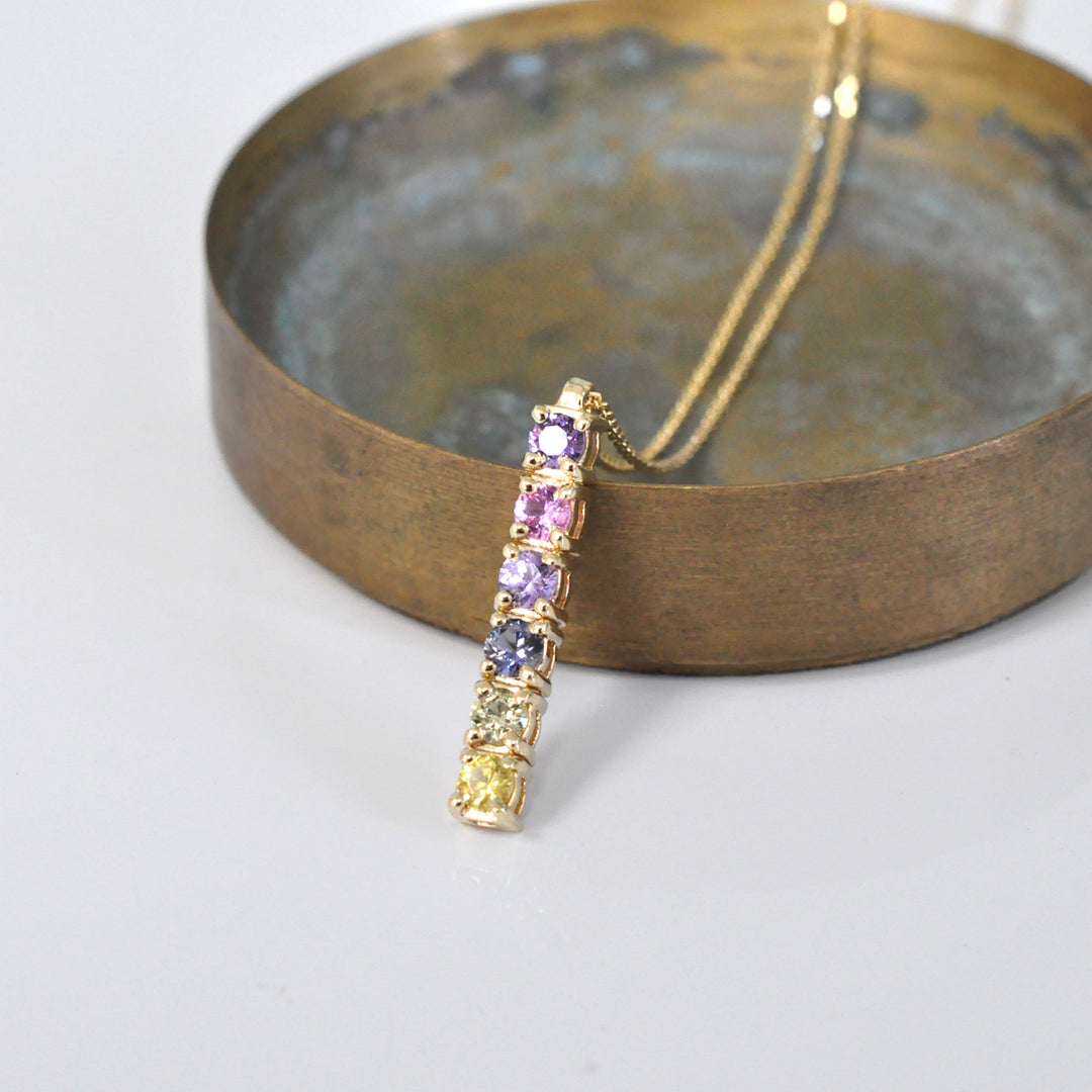 yellow gold  round cut fancy sapphire  Pendant