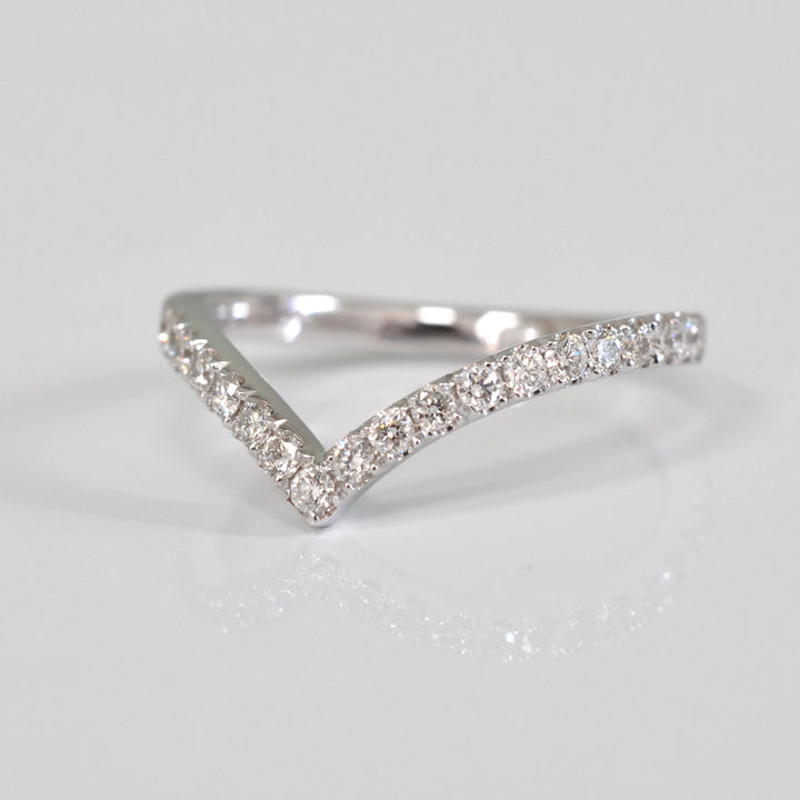 whte gold V shape Diamond Ring