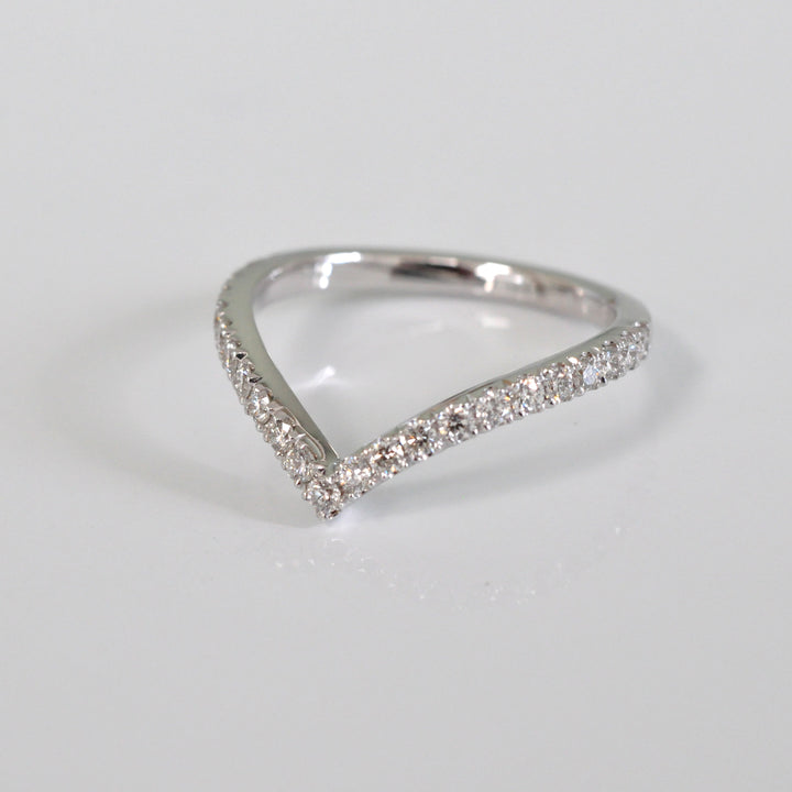 whte gold V shape Diamond Ring