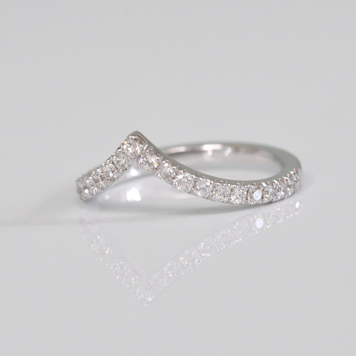 whte gold V shape Diamond Ring