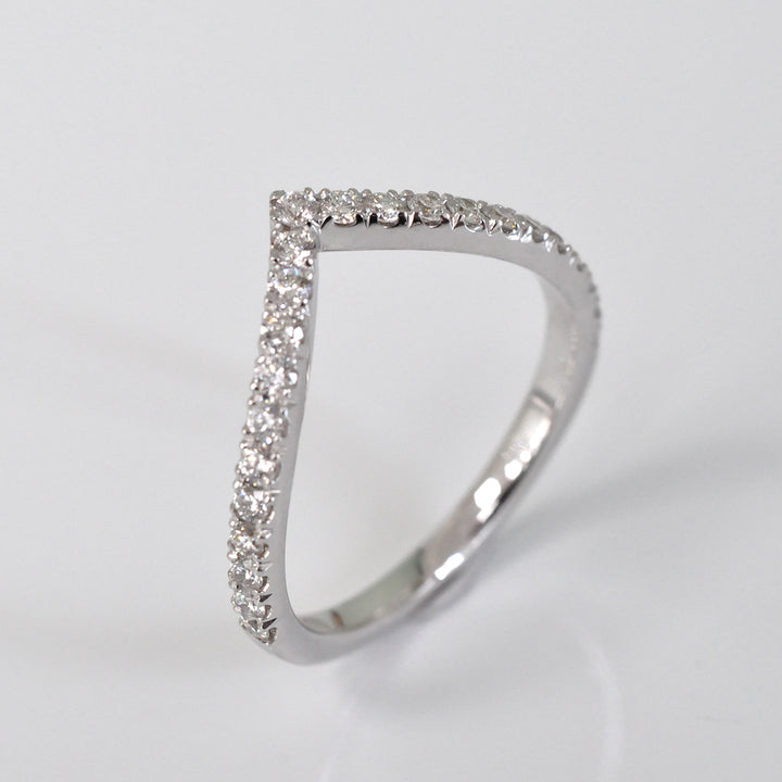 whte gold V shape Diamond Ring